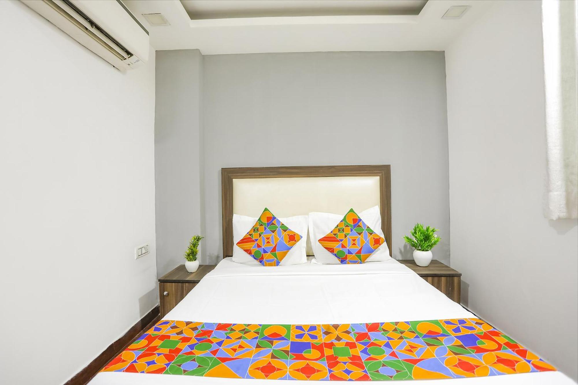 Fabexpress The Arrow Hotel Ню Делхи Екстериор снимка
