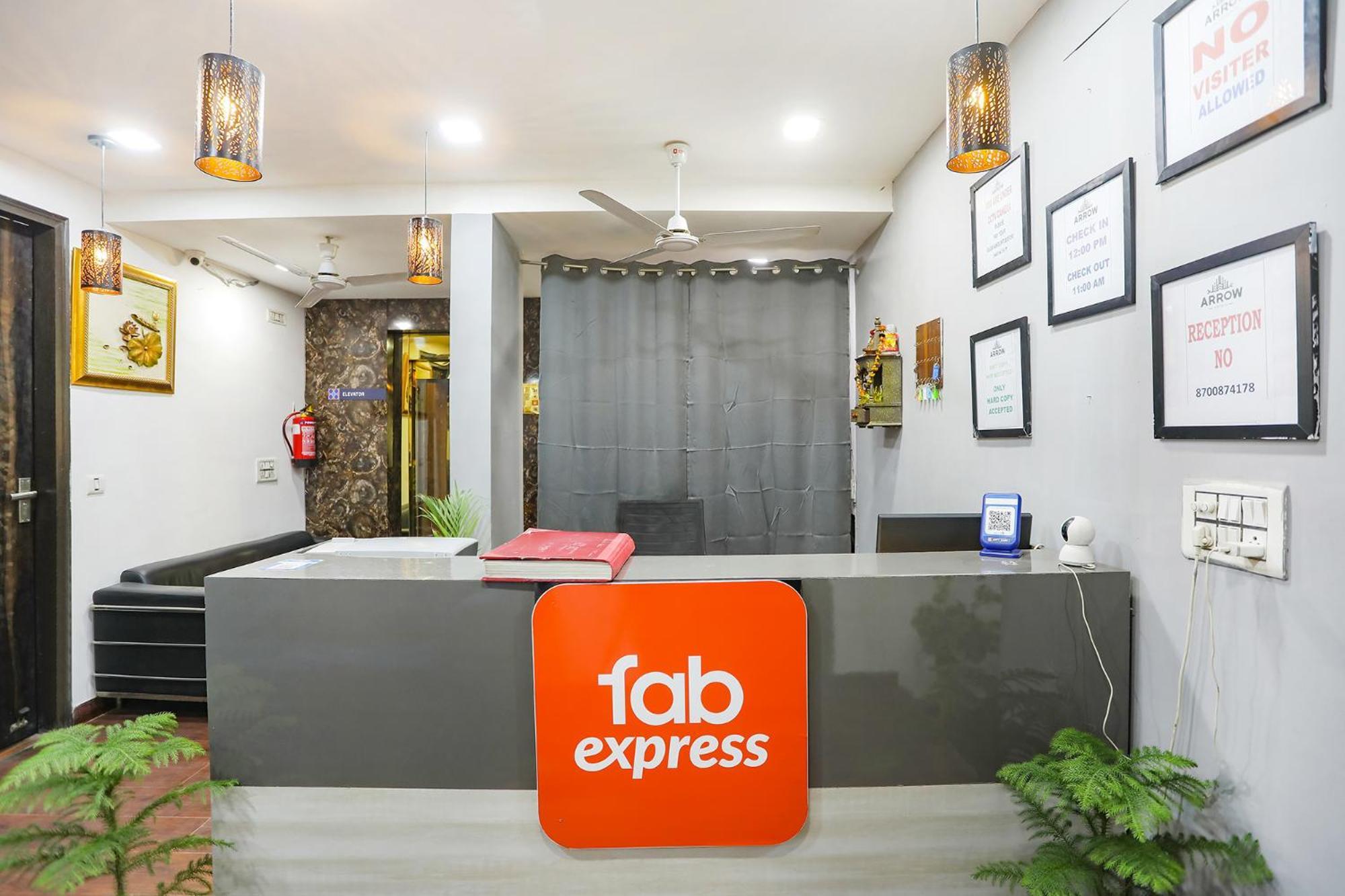 Fabexpress The Arrow Hotel Ню Делхи Екстериор снимка